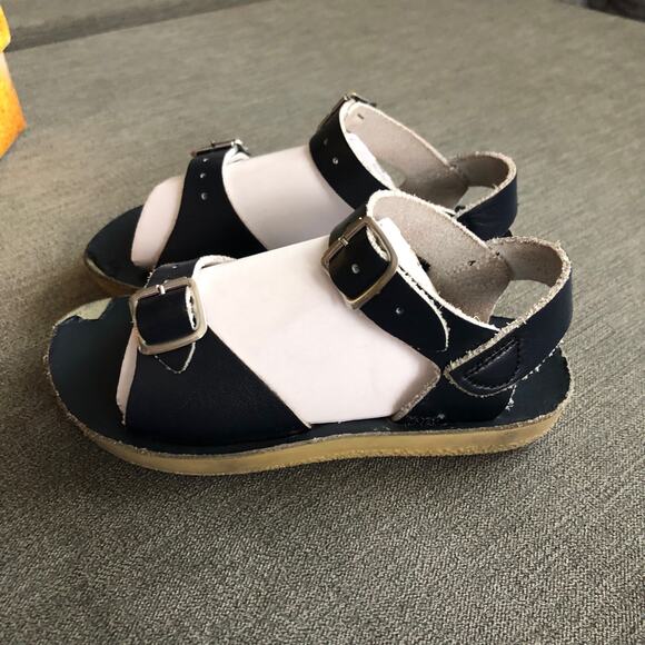 Size 9 Navy Saltwater Sandals with original box - Picture 7 of 8